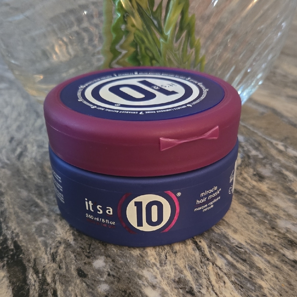 it's a 10 Miracle Hair Mask - Purple & Pink Jar